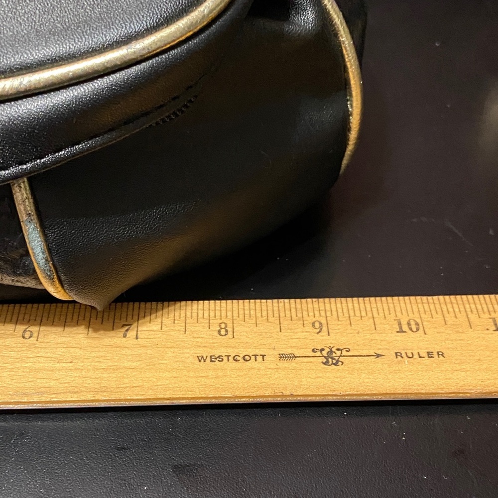 Elegant vintage Black gold trim Leather bucket Bag - Picture 2 of 16